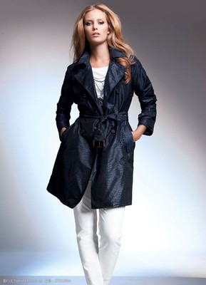 时尚模特 当服饰遇见艺术的流动画卷